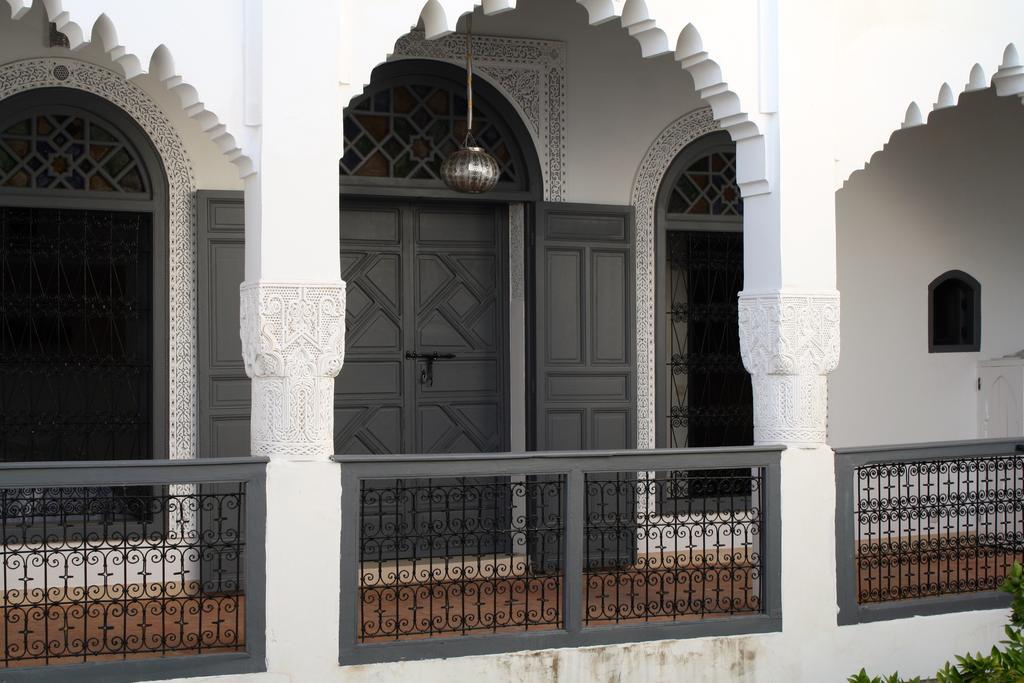 Riad Yamcha Meknes Bilik gambar